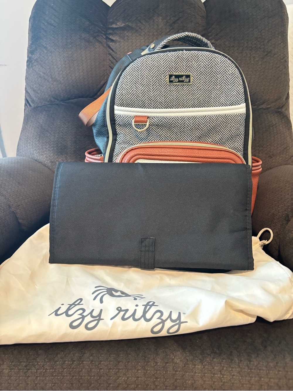 Itzy Ritzy Boss Plus Diaper Bag